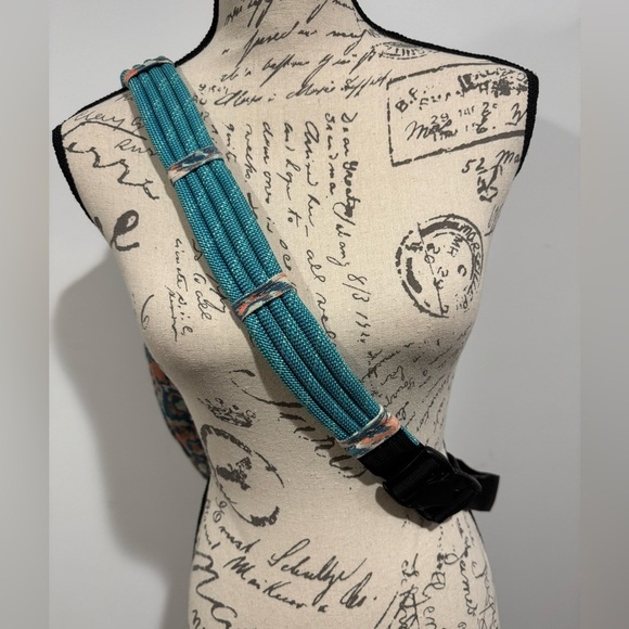 KAVU Rope Sling Cotton Canvas Messenger Bag Multicolor Beach Paint Pattern - Picture 3 of 10